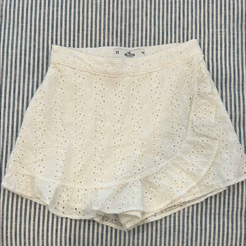 Hollister Cream Eyelet Skort